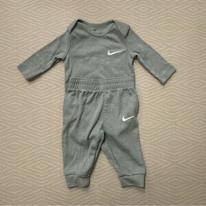 Nike Two Piece 0-3 Months